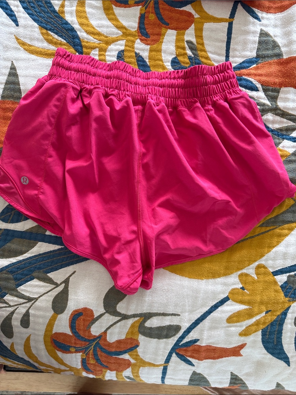 lululemon athletica hotty hot HR shorts 2.5 - Picture 3 of 3